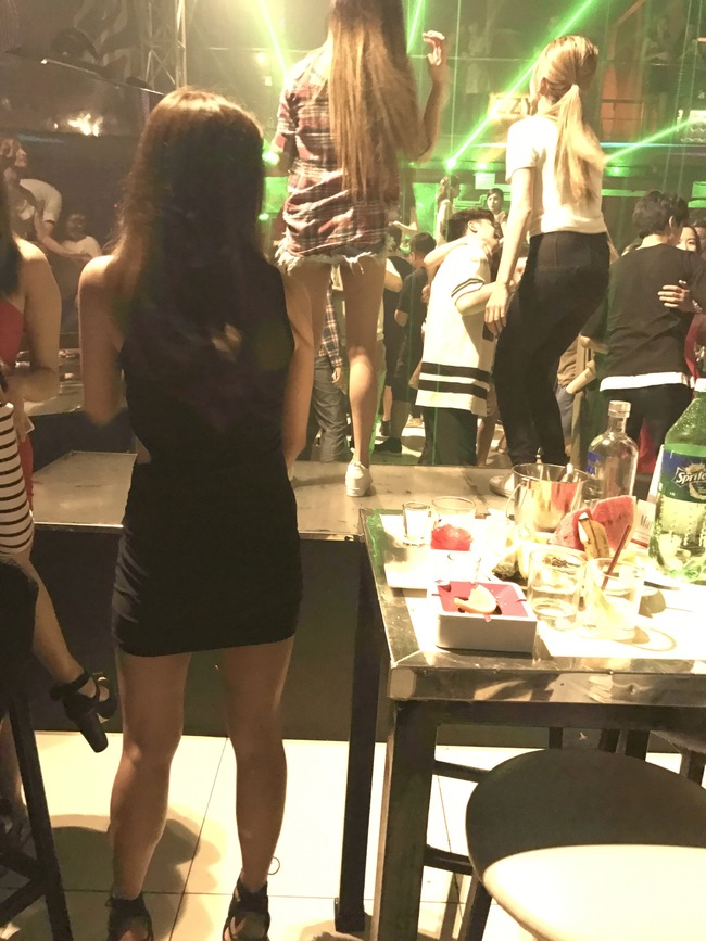 650px x 867px - ZZYZX Club | Picking up Prostitutes from Manila Discos - Prices & Tips